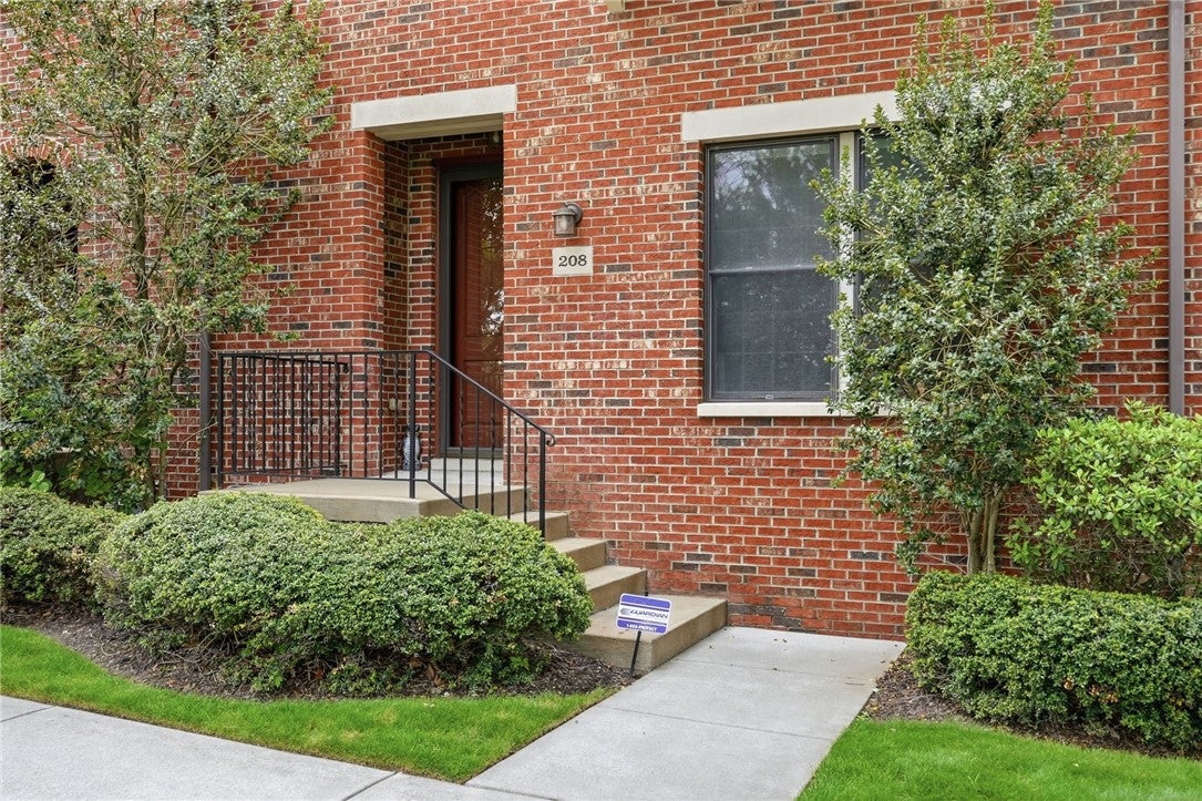 208 Linehan Pl