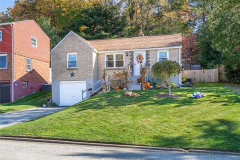 Photo for 32 Meadowbrook Ave