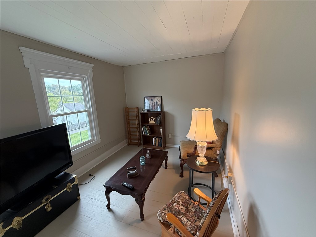 White Twp, Pennsylvania 15701, United States, 4 Bedrooms Bedrooms, ,2 BathroomsBathrooms,Residential,Active,218108