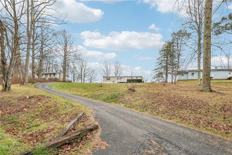 Photo of 144 Langham Dr, Hookstown, PA 15050 (MLS # 1732476)