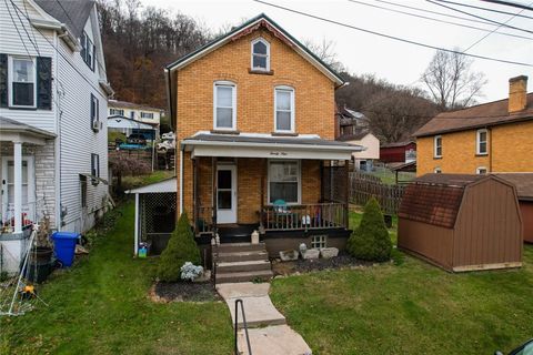 Photo of 29 Main St, Freeport, PA 16229 (MLS # 1731961)