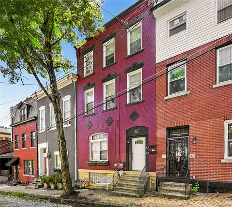 Photo of 1113 Linden Pl, Pittsburgh, PA 15212 (MLS # 1745746)