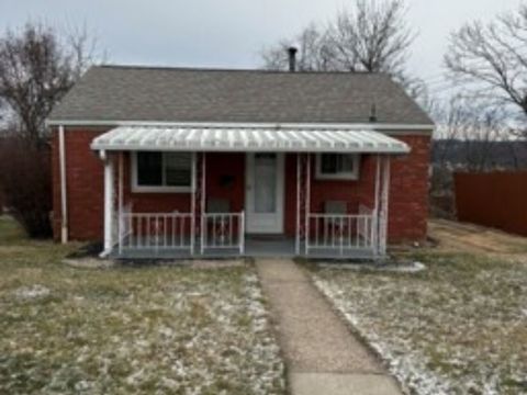 Photo of 108 Delrose Dr, Mckeesport, PA 15133 (MLS # 1748046)