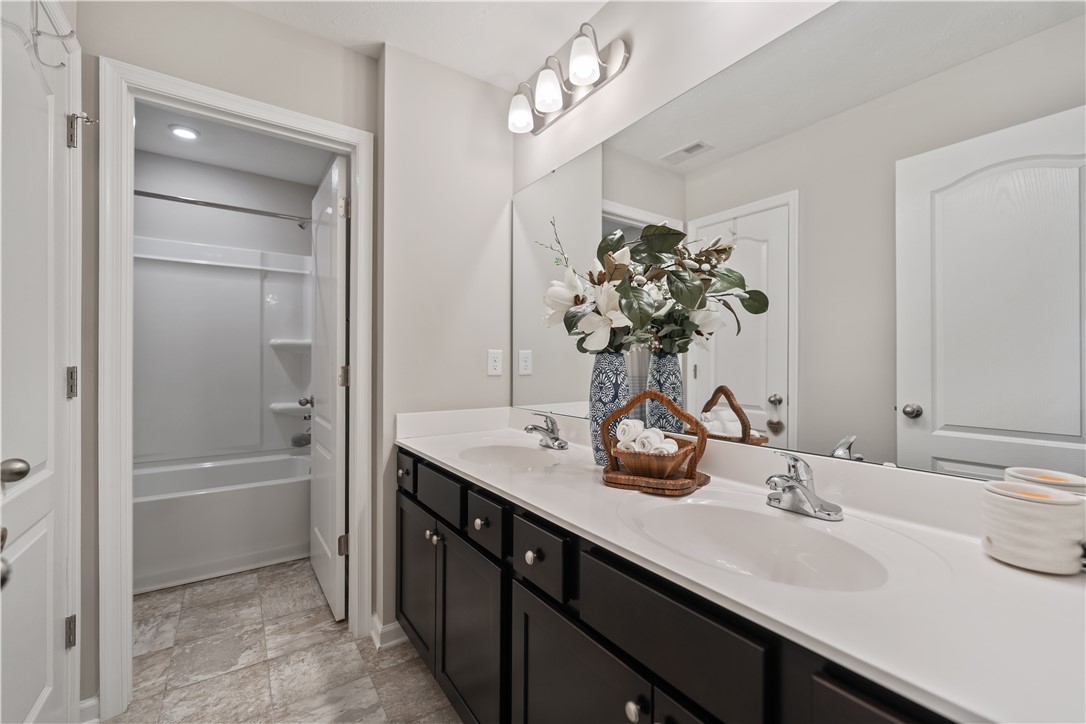 South Strabane, Pennsylvania 15301, United States, 3 Bedrooms Bedrooms, ,3 BathroomsBathrooms,Residential,Contingent,22872