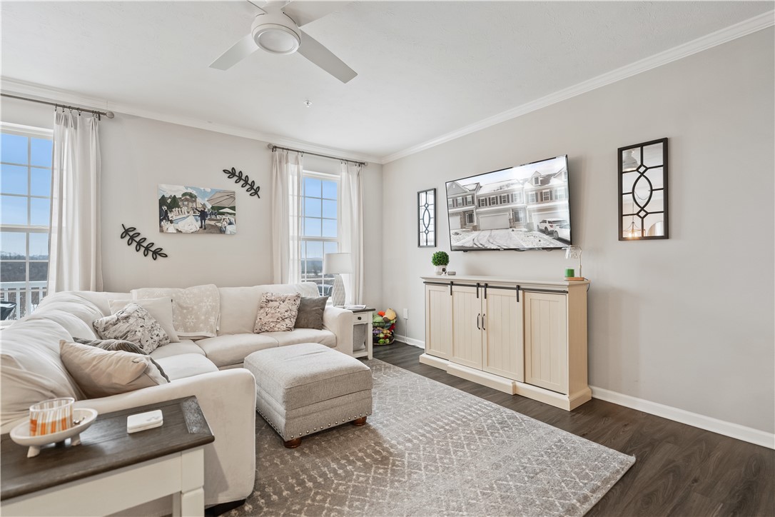 South Strabane, Pennsylvania 15301, United States, 3 Bedrooms Bedrooms, ,3 BathroomsBathrooms,Residential,Contingent,22872