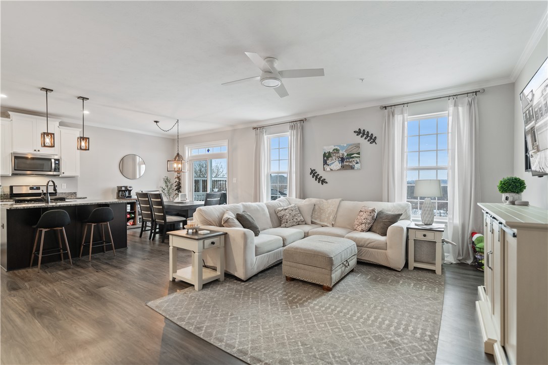 South Strabane, Pennsylvania 15301, United States, 3 Bedrooms Bedrooms, ,3 BathroomsBathrooms,Residential,Contingent,22872