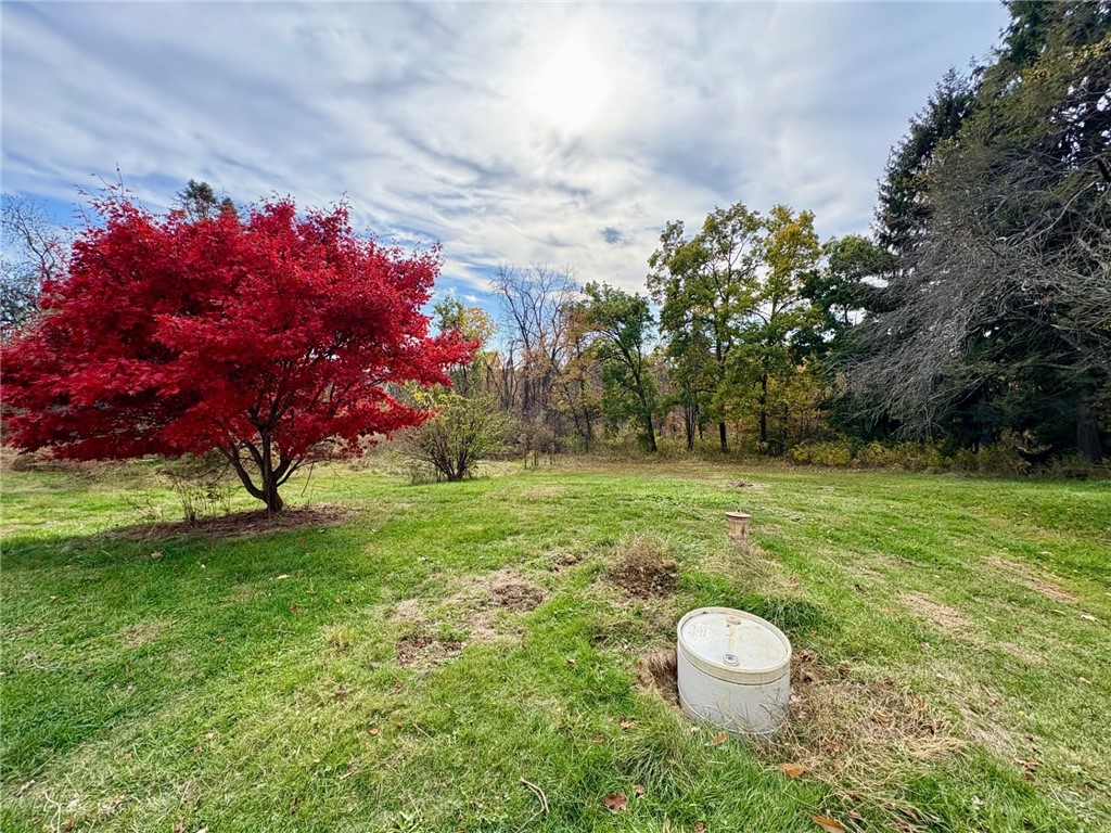 589 Hookstown Grade Rd