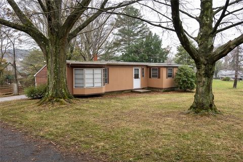 Photo of 118 Lehigh Dr, Leechburg, PA 15656 (MLS # 1750753)