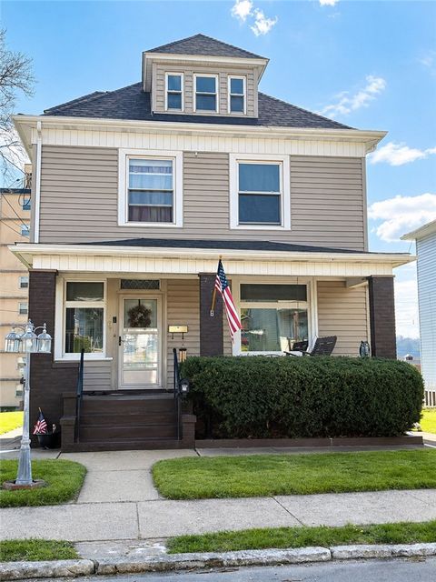 Photo of 908 4th Ave, Conway, PA 15027 (MLS # 1751295)