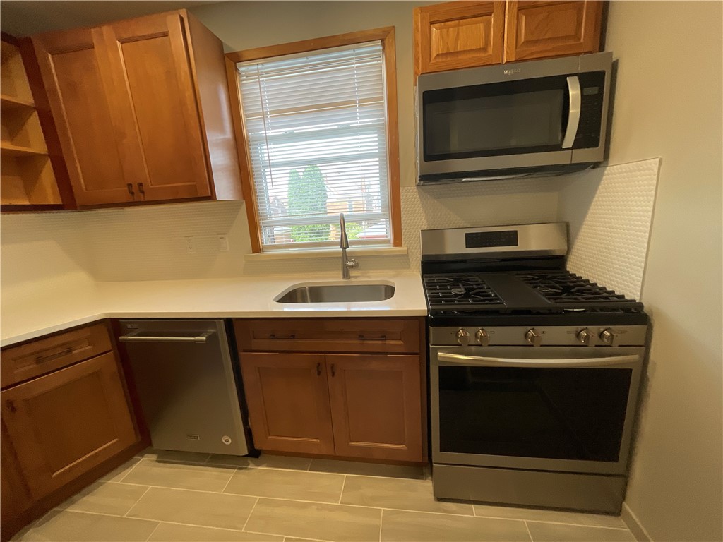 Brookline, Pennsylvania 15226, United States, 2 Bedrooms Bedrooms, ,1 BathroomBathrooms,Residential,Active,211662