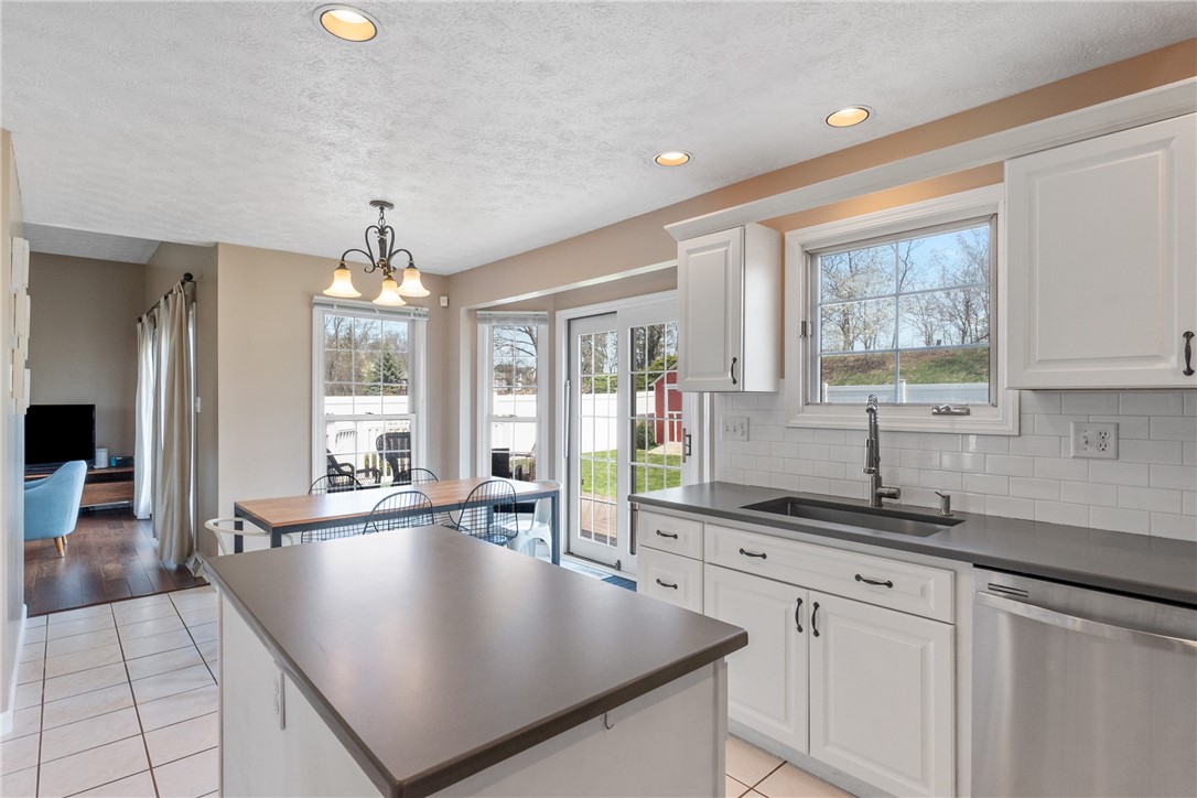 411 Fairborough Ct Ct, Coraopolis, Pennsylvania image 16