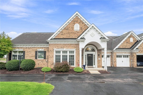 7040 BERRINGER CT, CORAOPOLIS, PA 15108 - Image 68d54460708c2c6226a2b48ecfc9cd7f/1893989166