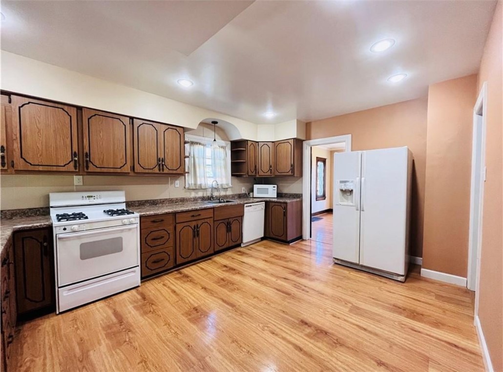 Chippewa Twp, Pennsylvania 15010, United States, 3 Bedrooms Bedrooms, ,2 BathroomsBathrooms,Residential,Active,87736
