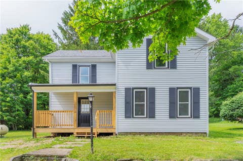 Photo of 410 Washington St, Jamestown, PA 16134 (MLS # 1762544)