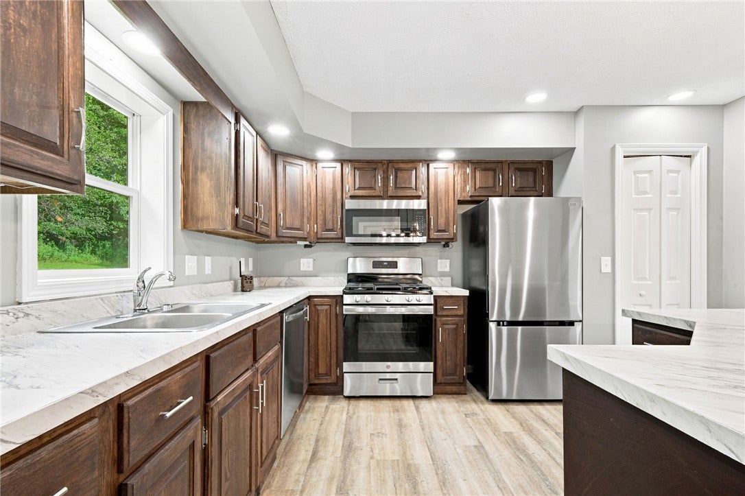 358 Kaylor Frogtown Rd