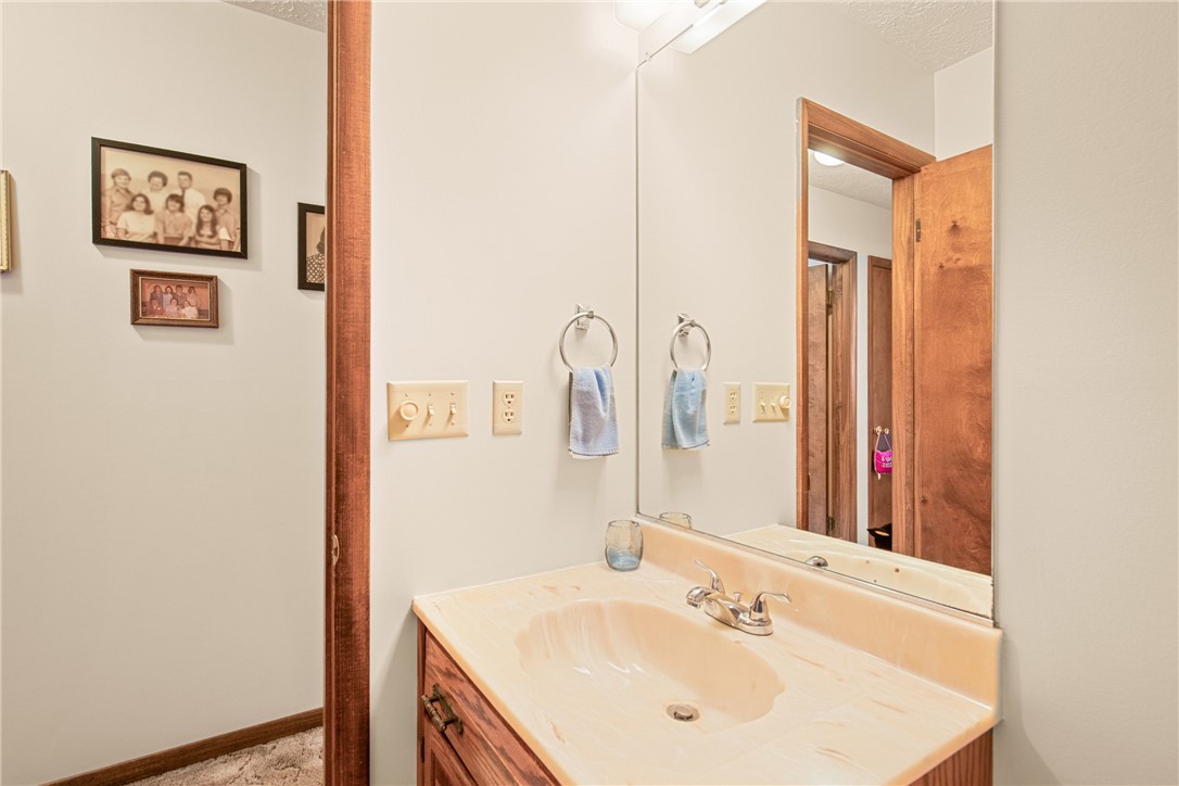 Somerset Boro, Pennsylvania 15501, United States, 4 Bedrooms Bedrooms, ,3 BathroomsBathrooms,Residential,Pending,166827