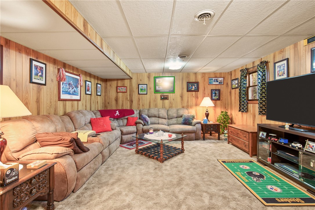 Somerset Boro, Pennsylvania 15501, United States, 4 Bedrooms Bedrooms, ,3 BathroomsBathrooms,Residential,Pending,166827