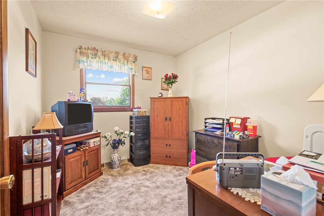 Somerset Boro, Pennsylvania 15501, United States, 4 Bedrooms Bedrooms, ,3 BathroomsBathrooms,Residential,Pending,166827