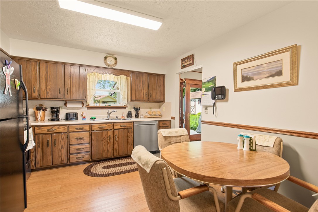 Somerset Boro, Pennsylvania 15501, United States, 4 Bedrooms Bedrooms, ,3 BathroomsBathrooms,Residential,Pending,166827