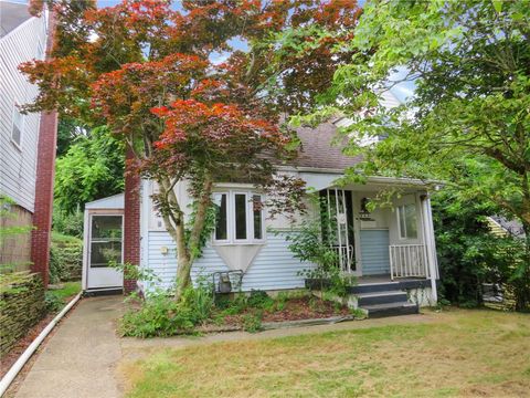Photo of 344 Iroquois Dr, New Kensington, PA 15068 (MLS # 1724880)