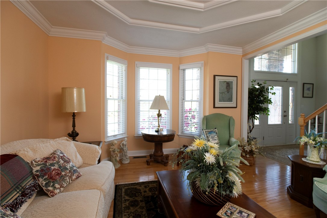 104 Walden Pond Ln