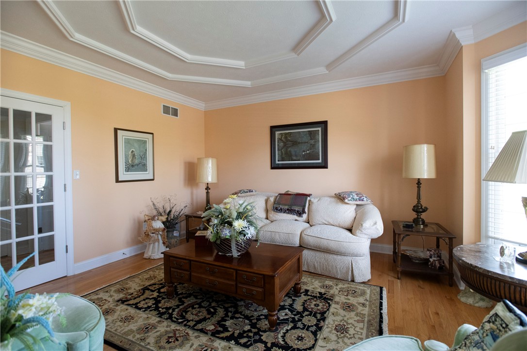 104 Walden Pond Ln