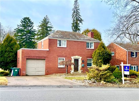 Photo of 4706 E Willock Rd, Pittsburgh, PA 15227 (MLS # 1746463)