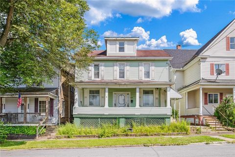 Photo of 644 Grove Ave, Johnstown, PA 15902 (MLS # 1742779)