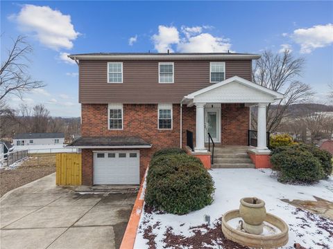 Photo of 6 Adams Fisher Ct, Greensburg, PA 15601 (MLS # 1741249)