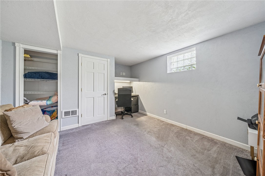 4625 Doverdell Dr Dr, Whitehall, Pennsylvania image 24