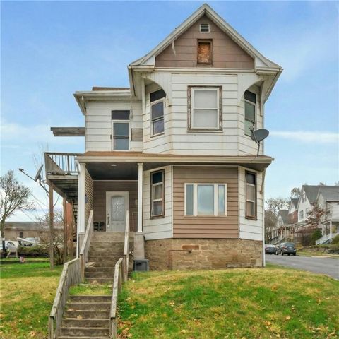 Photo of 138 Hall Ave, Washington, PA 15301 (MLS # 1731868)