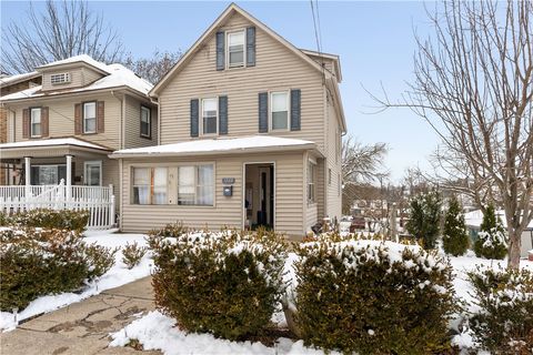 Photo of 1228 Washington St, Farrell, PA 16121 (MLS # 1732580)