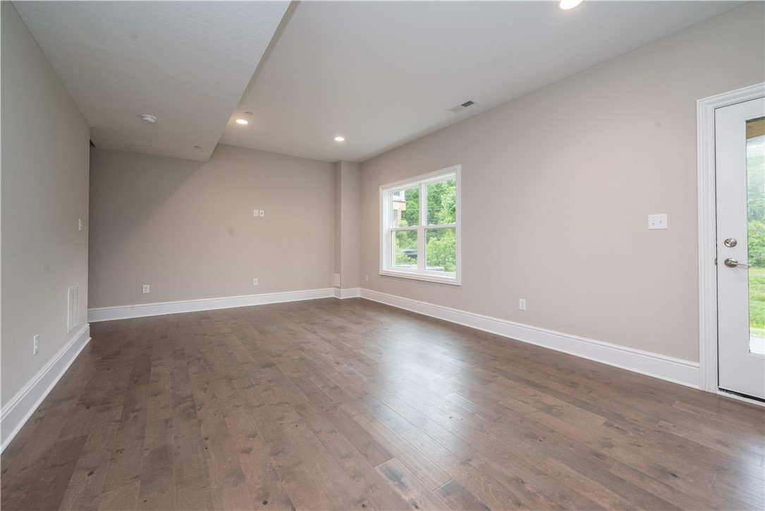 Marshall, Pennsylvania 15090, United States, 4 Bedrooms Bedrooms, ,5 BathroomsBathrooms,Residential,Active,192144