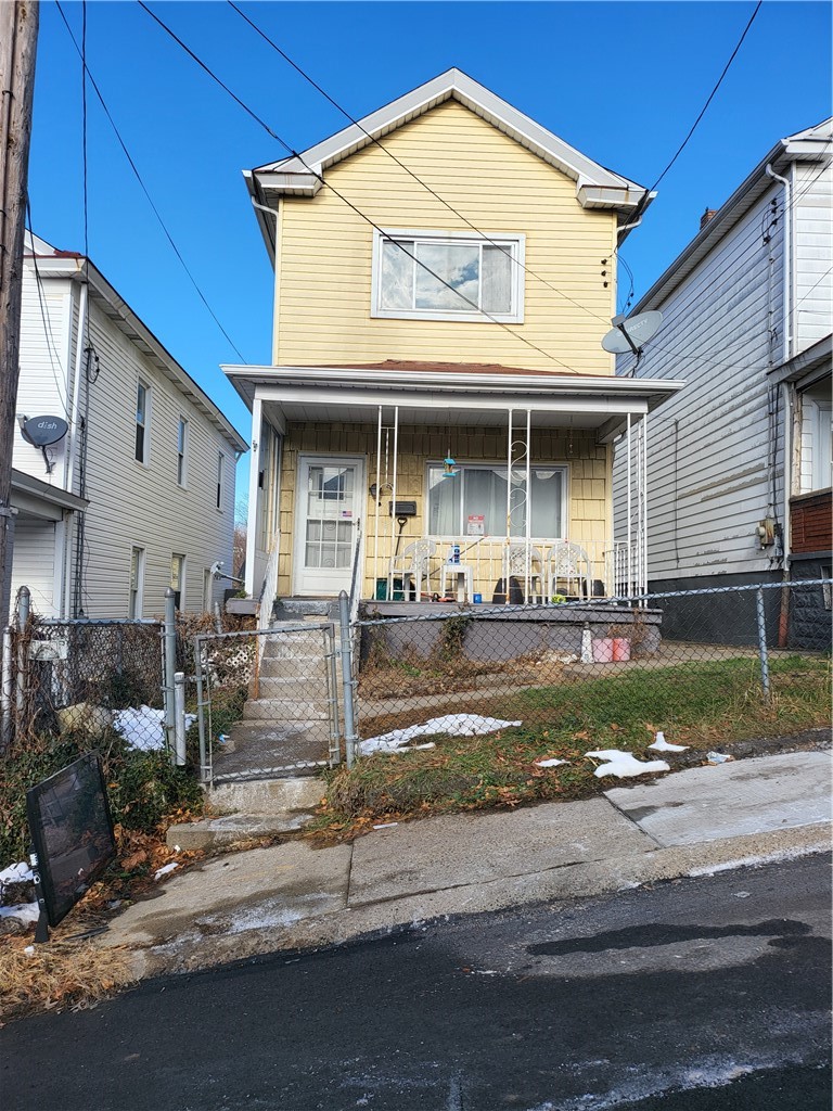 1200 Holmes St