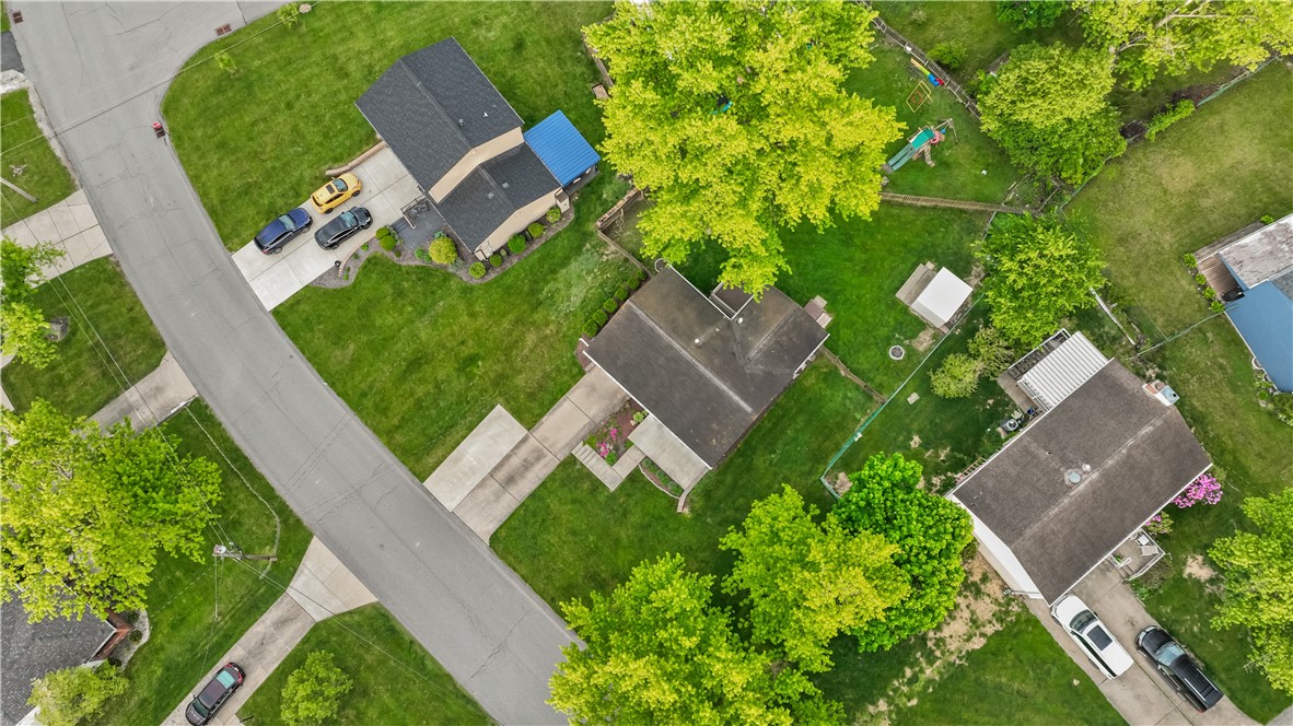 Oakdale, Pennsylvania 15071, United States, 3 Bedrooms Bedrooms, ,2 BathroomsBathrooms,Residential,Contingent,131205