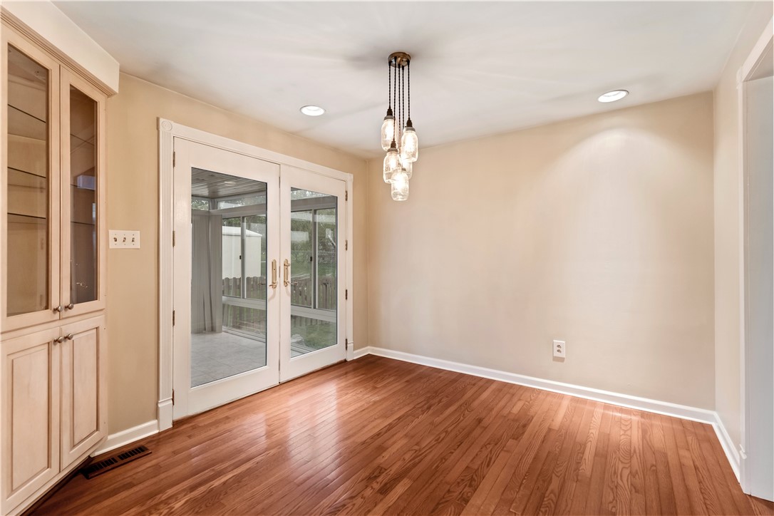 Oakdale, Pennsylvania 15071, United States, 3 Bedrooms Bedrooms, ,2 BathroomsBathrooms,Residential,Contingent,131205