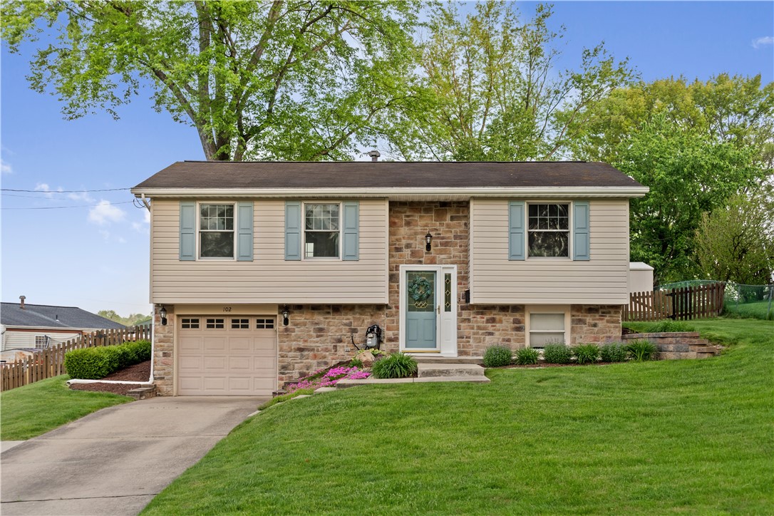 Oakdale, Pennsylvania 15071, United States, 3 Bedrooms Bedrooms, ,2 BathroomsBathrooms,Residential,Contingent,131205