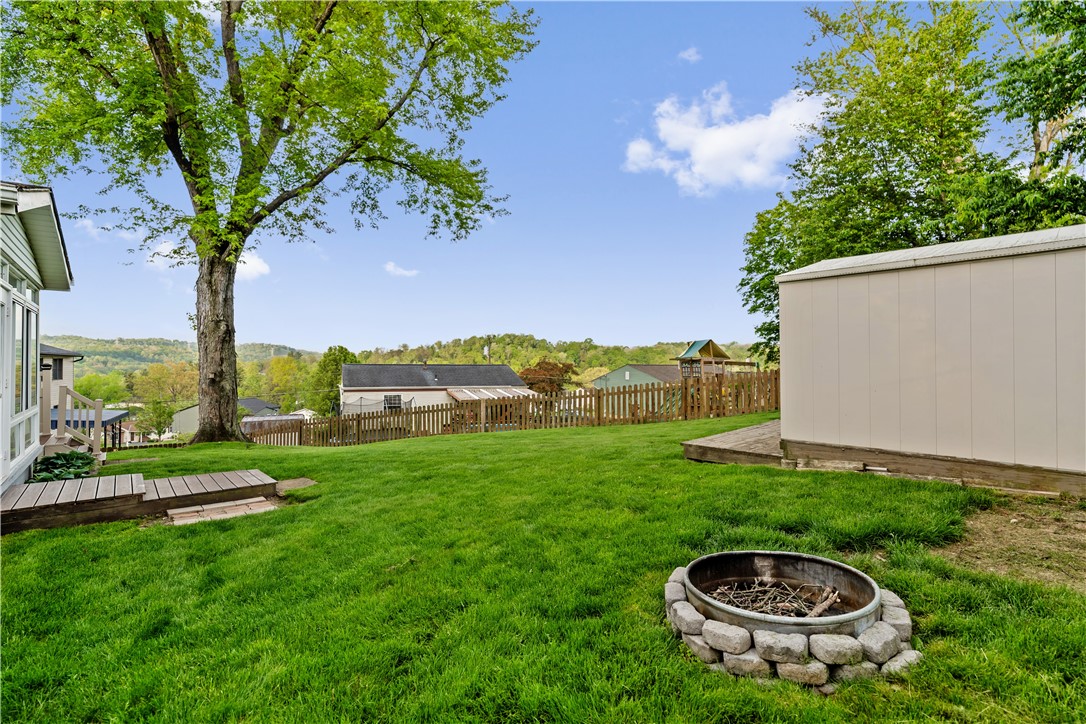 Oakdale, Pennsylvania 15071, United States, 3 Bedrooms Bedrooms, ,2 BathroomsBathrooms,Residential,Contingent,131205