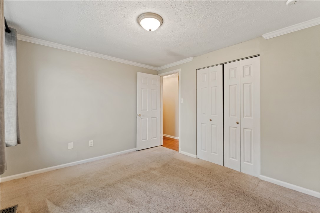 Oakdale, Pennsylvania 15071, United States, 3 Bedrooms Bedrooms, ,2 BathroomsBathrooms,Residential,Contingent,131205