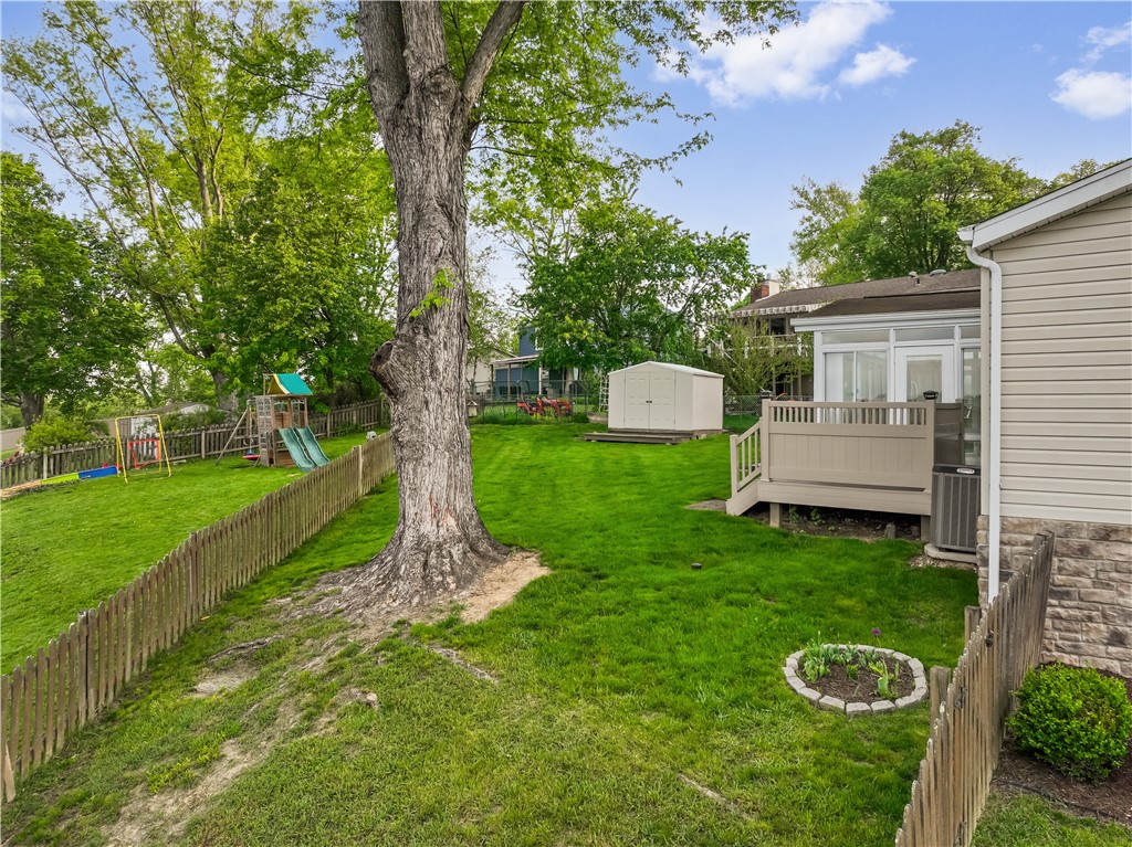 Oakdale, Pennsylvania 15071, United States, 3 Bedrooms Bedrooms, ,2 BathroomsBathrooms,Residential,Contingent,131205