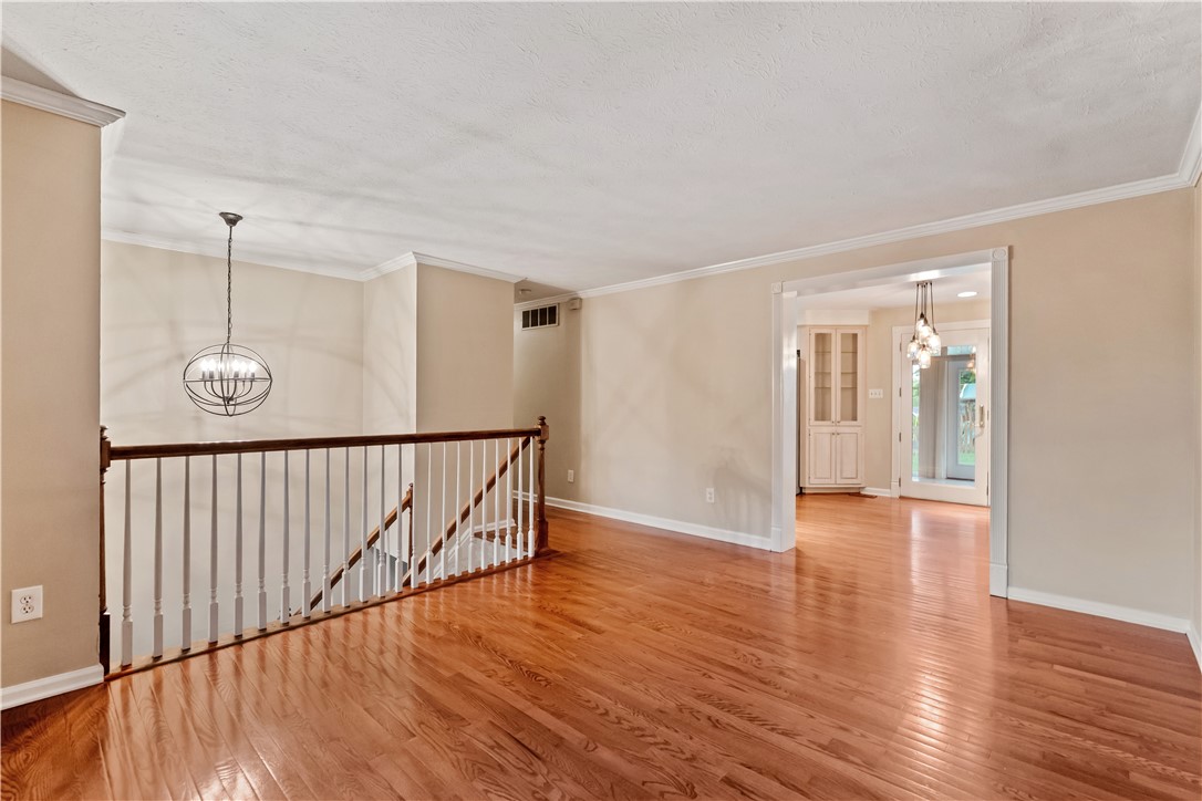 Oakdale, Pennsylvania 15071, United States, 3 Bedrooms Bedrooms, ,2 BathroomsBathrooms,Residential,Contingent,131205