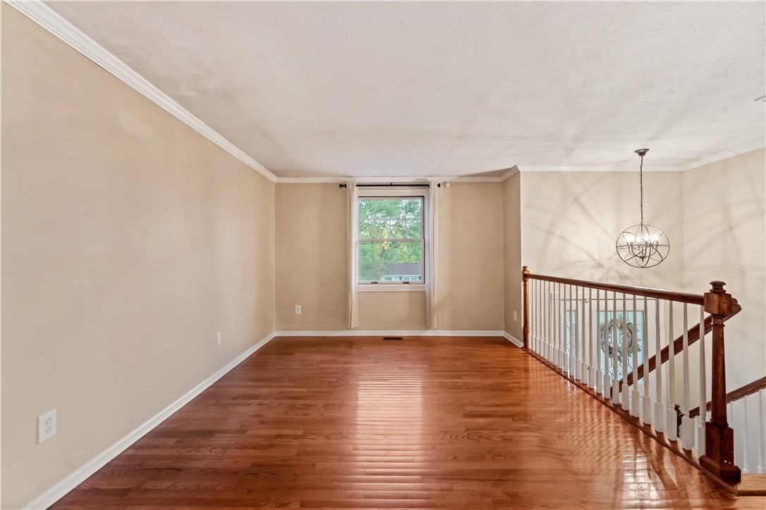 Oakdale, Pennsylvania 15071, United States, 3 Bedrooms Bedrooms, ,2 BathroomsBathrooms,Residential,Contingent,131205