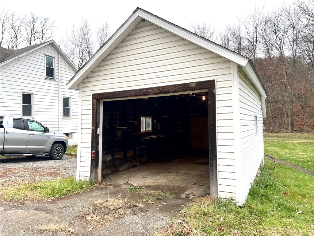 Clay Twp, Pennsylvania 16001, United States, 3 Bedrooms Bedrooms, ,1 BathroomBathrooms,Residential,Active,252323