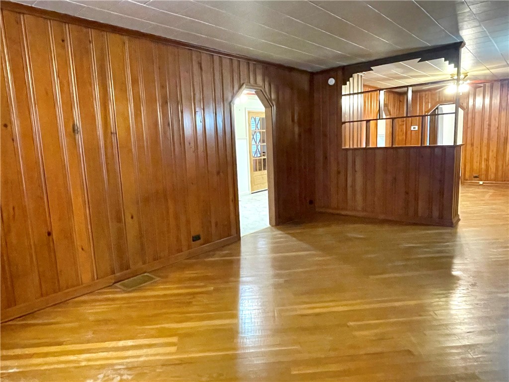 Clay Twp, Pennsylvania 16001, United States, 3 Bedrooms Bedrooms, ,1 BathroomBathrooms,Residential,Active,252323