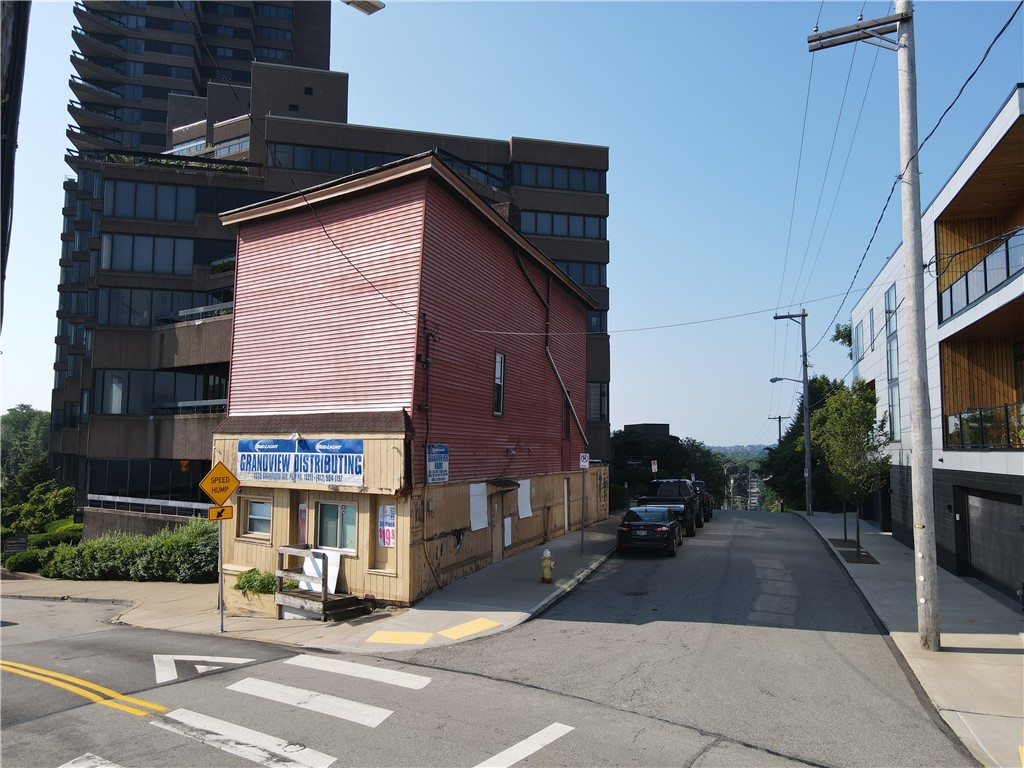 1325 Grandview Ave