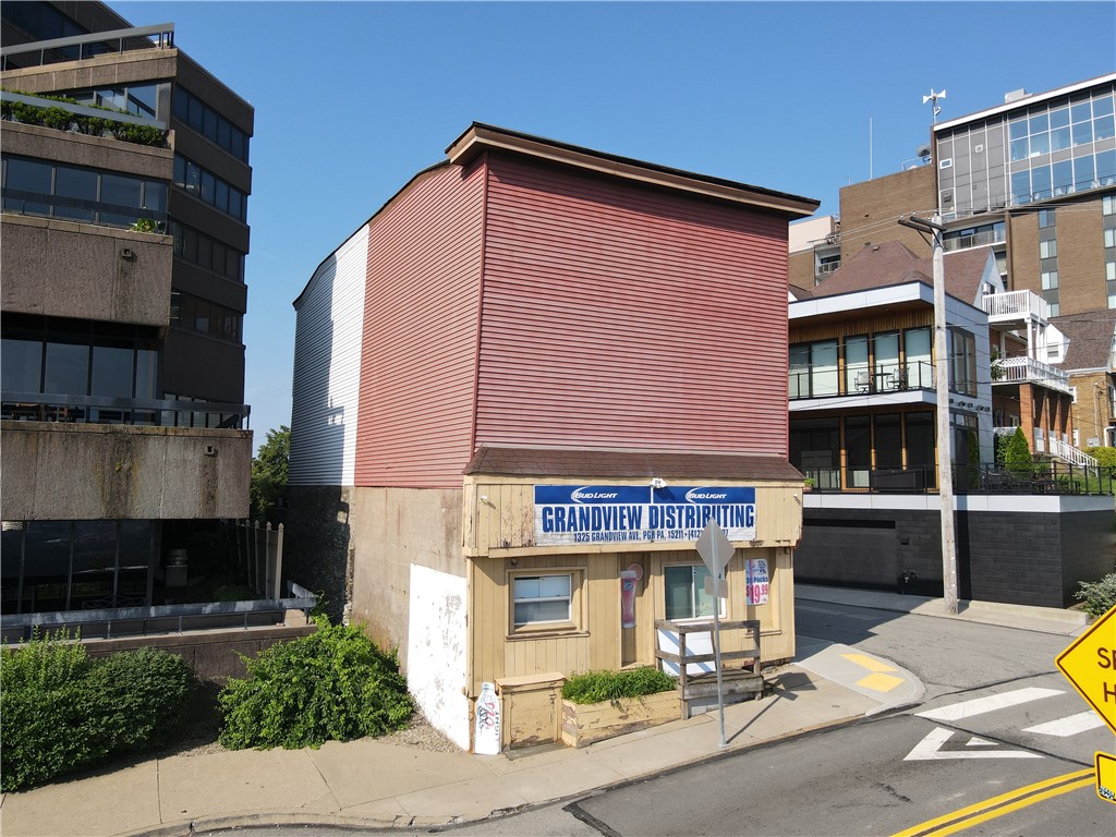 1325 Grandview Ave