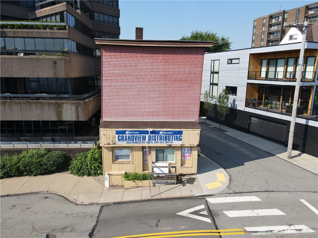 1325 Grandview Ave