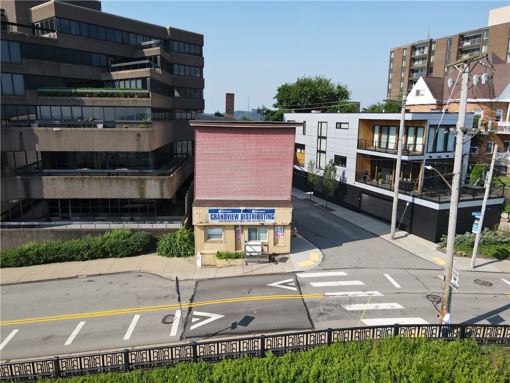 1325 Grandview Ave