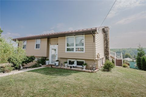 Photo of 110 Greendale Ave, Indiana, PA 15701 (MLS # 1748848)