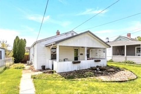 Homes For Sale - 298 Liberty St St<br/> Bridgeville, PA 15017